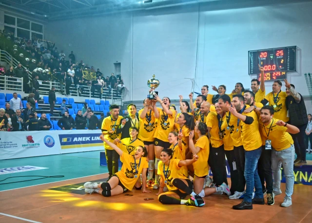 Tatiana Kulikova Aek Greek Cup Ceremony 3